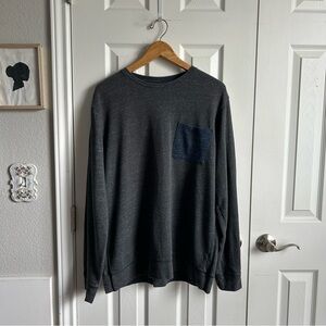 Quiksilver grey long sleeve pullover skater shirt w blue front pocket